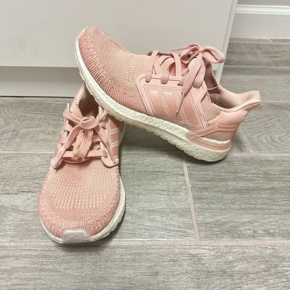 Pink UltraBoost - Picture 2 of 4